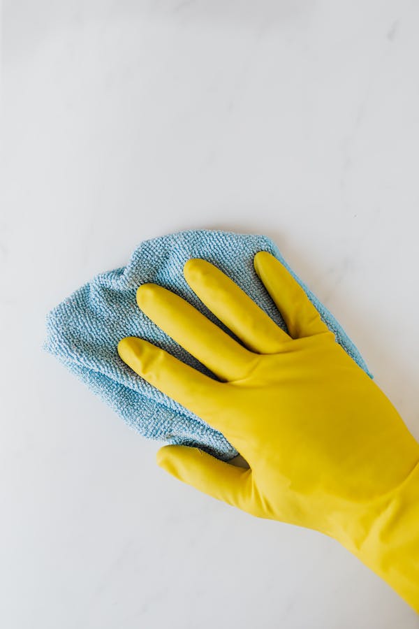 How to Clean White Walls