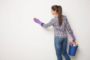 How to Clean White Walls