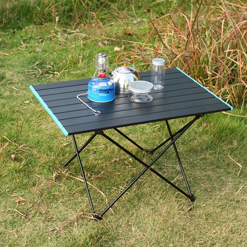 There are many benefits when using a pliante ultralight folding camping table for outdoor activities 